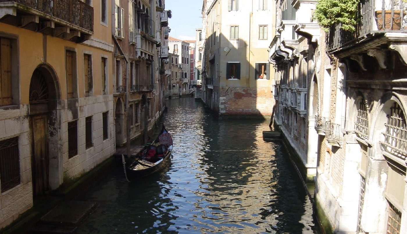 Venezia: facciate in calce e cocciopesto